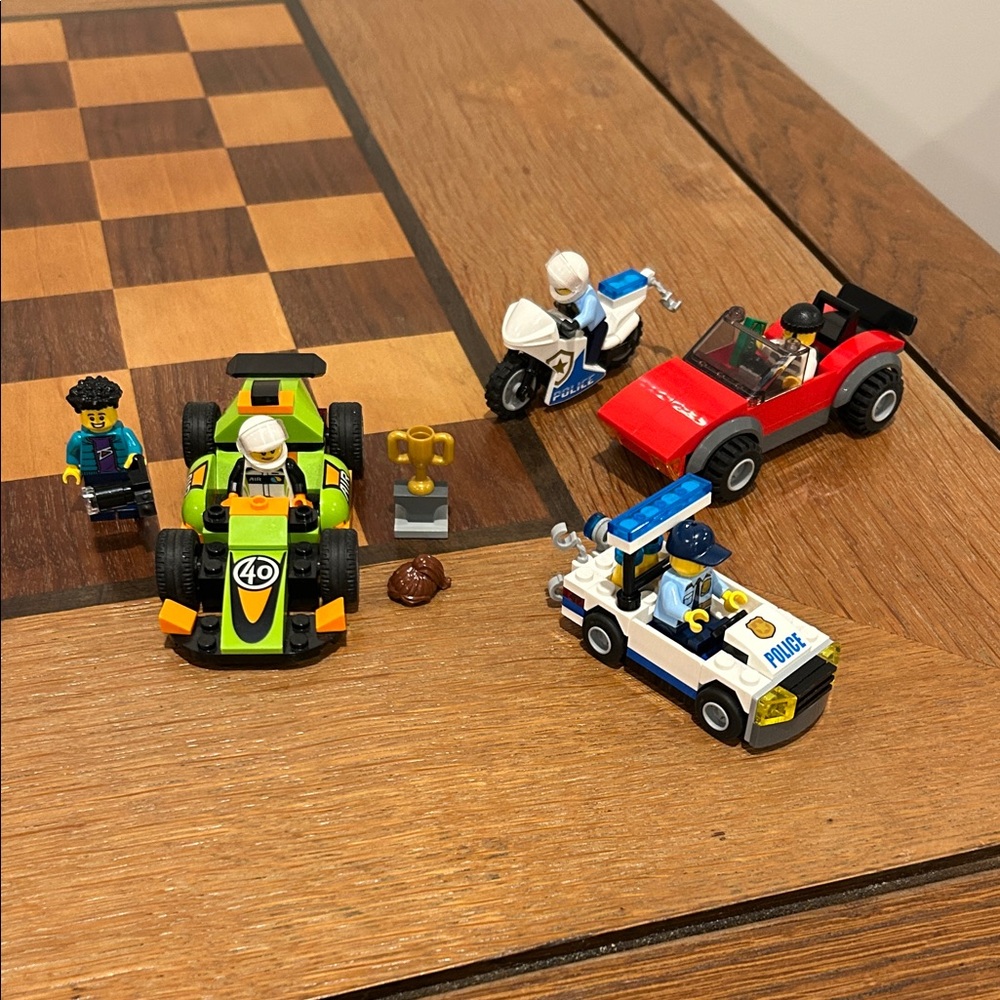 3 Lego sets: 60392+ 60399 + 30352 all retired